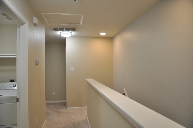Building Photo - 16025 Summerville Lake Dr