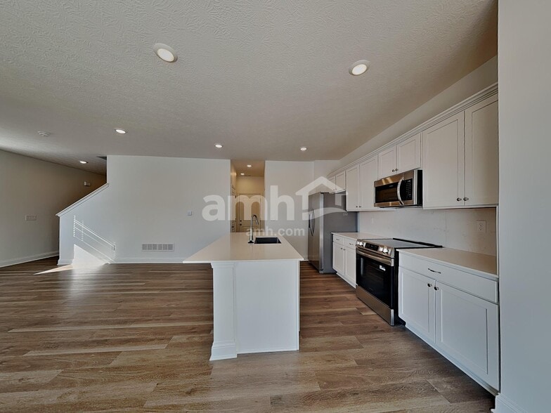 Building Photo - 101 Kelly Marie Dr