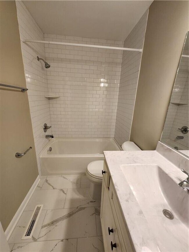 Building Photo - 3 Bed Ranch Home -Chesterfield/Midlothian-...