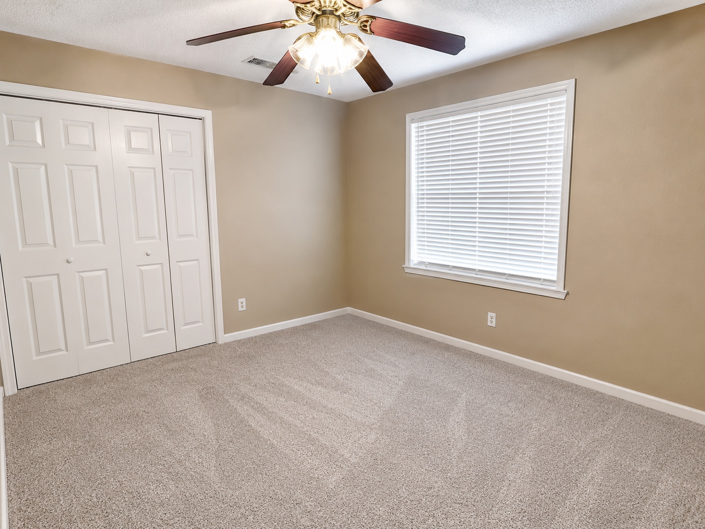 Building Photo - 1220 Oakplace Dr SW