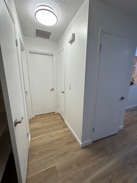 Building Photo - 11530 SW Lomita Ave