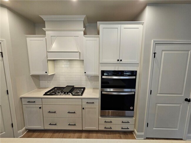 Building Photo - 5030 Sierra Creek Dr NE