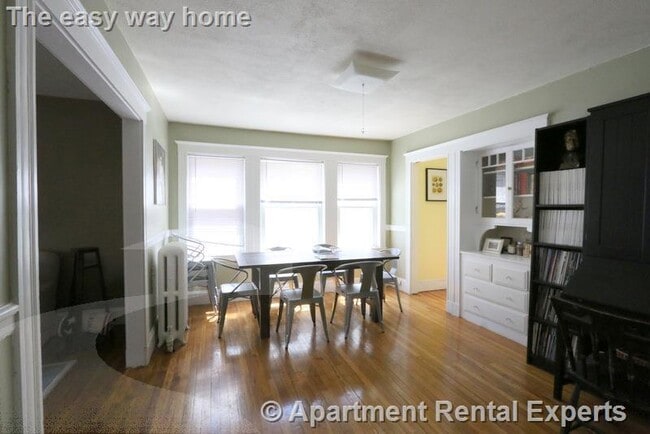 Building Photo - 56 Standish St