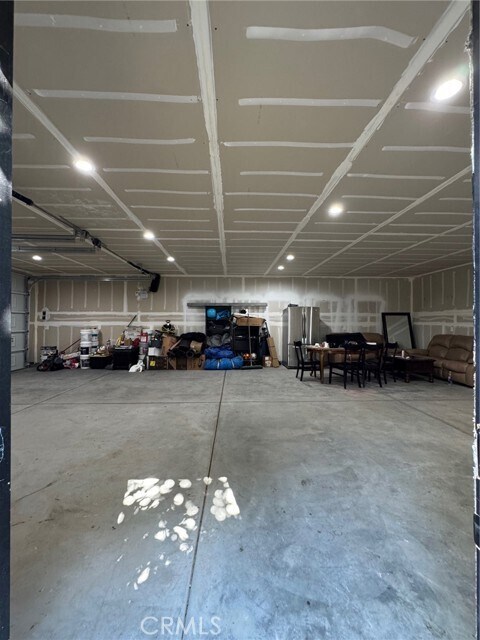 Building Photo - 122 E Brookdale Pl