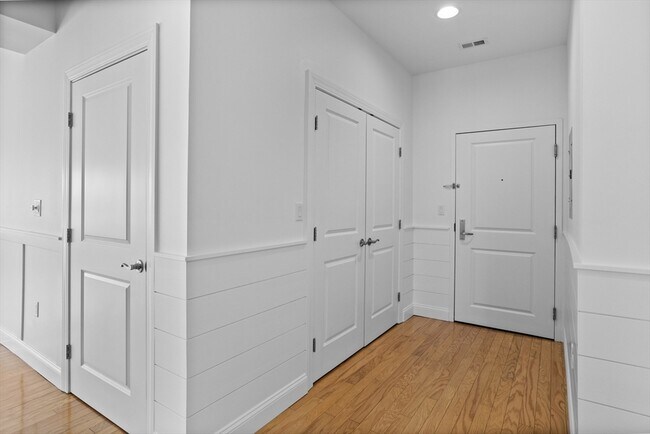 Building Photo - 527 Pawtucket Blvd