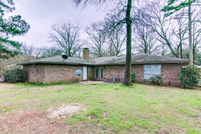 Building Photo - 10 Clay Ave