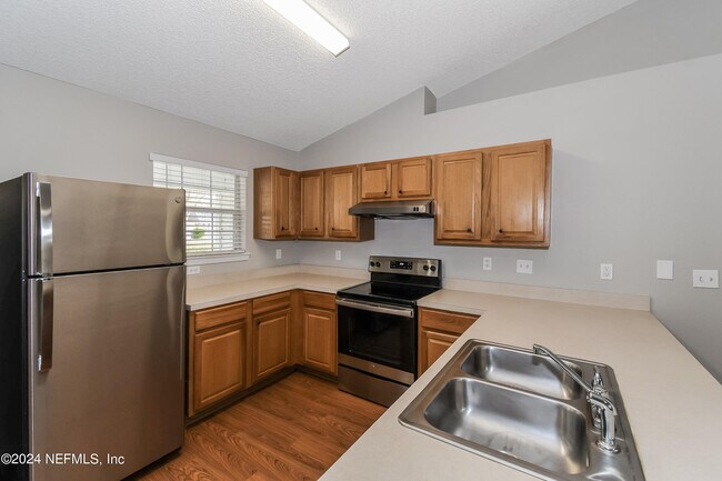 Building Photo - 10450 McGirts Creek Dr