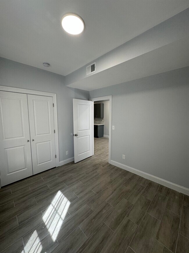 Building Photo - 832 S 19th St