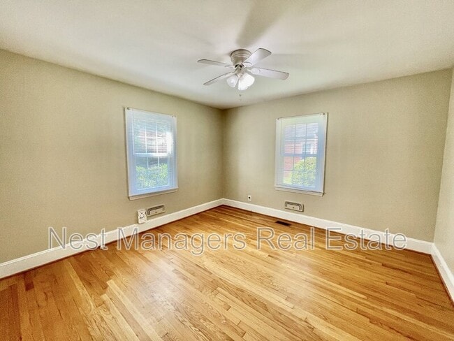 Building Photo - 122 Camellia Dr
