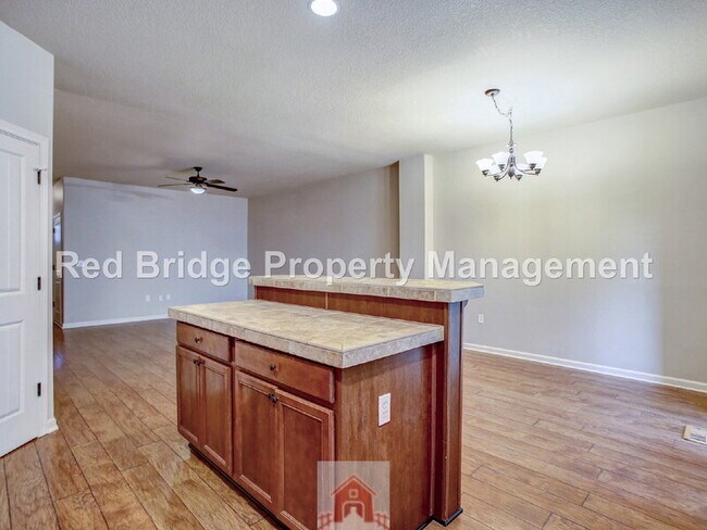 Building Photo - 14286 Russ Wilcox Way