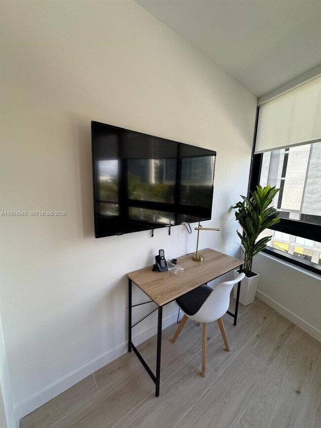 Building Photo - 225 N Miami Ave