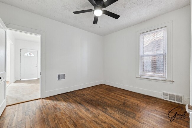 Building Photo - 1162 Virginia Park St