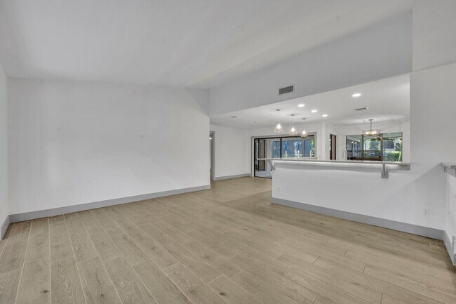 Building Photo - Waterbridge Stunner