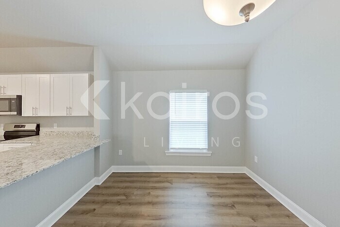 Building Photo - 13784 Pinyon Dr