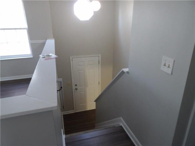 Building Photo - 3060 Lansdowne Ln