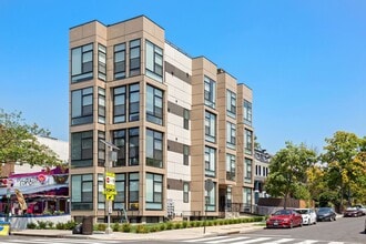 Building Photo - Available Now! Recent build! Professionally Managed// 2 bedroom 2 bathroom Luxury Condo// Petworth!