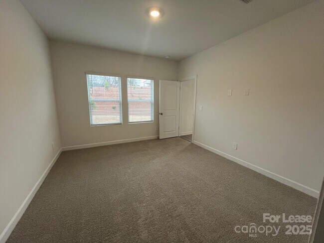 Building Photo - 1233 30th St Ln NE