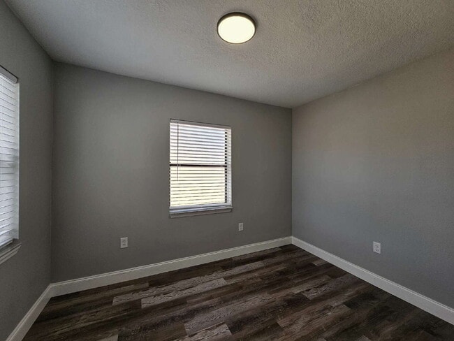 Building Photo - Fully fenced in Titusville