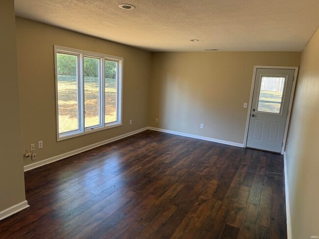 Building Photo - 3333 Kendale Dr
