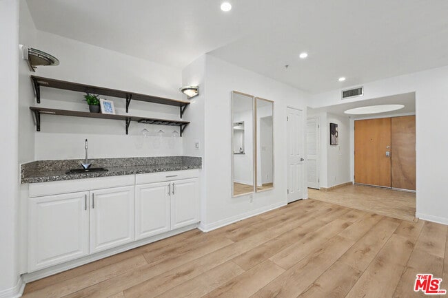 Building Photo - 8559 Alcott St