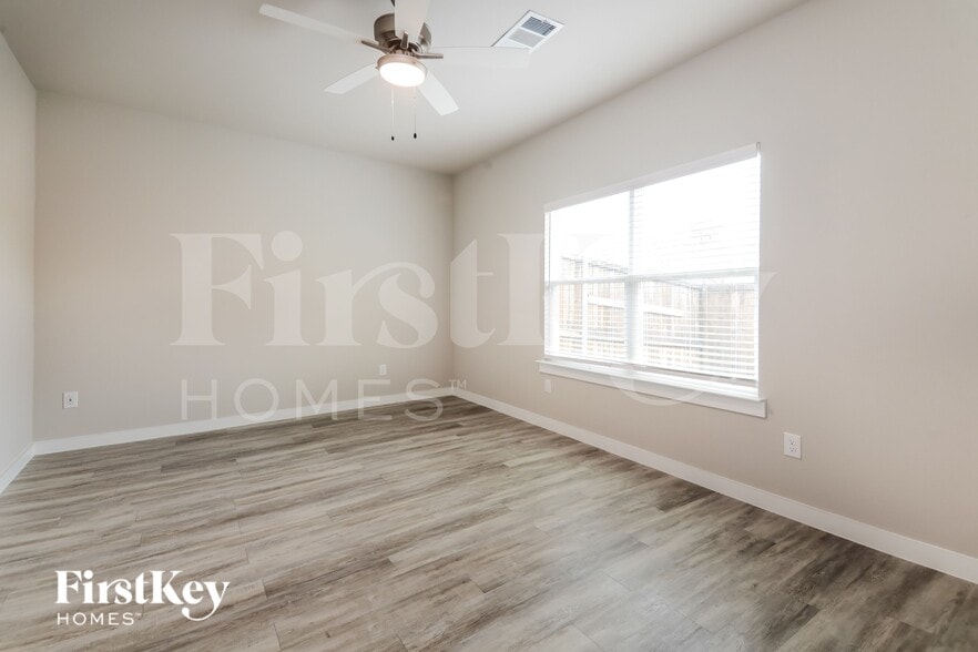 Building Photo - 321 Aveen Path