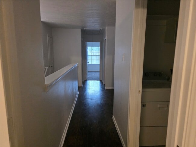 Building Photo - 16107 Sandy Path Ln