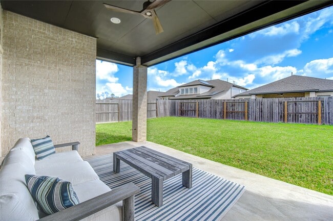 Building Photo - 1930 Creekwood Cv