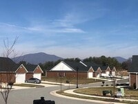 Building Photo - 175 Villa Oak Cir