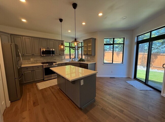 Building Photo - 4bd/2.5ba Snohomish Home