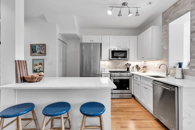 Building Photo - 4008 Marlboro Pl NW