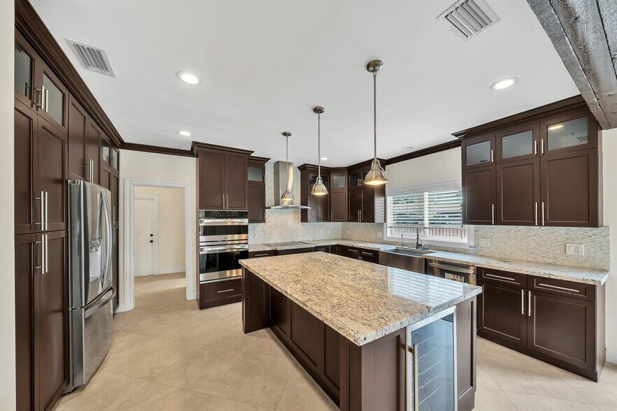 Building Photo - 4920 SW 170th Ave