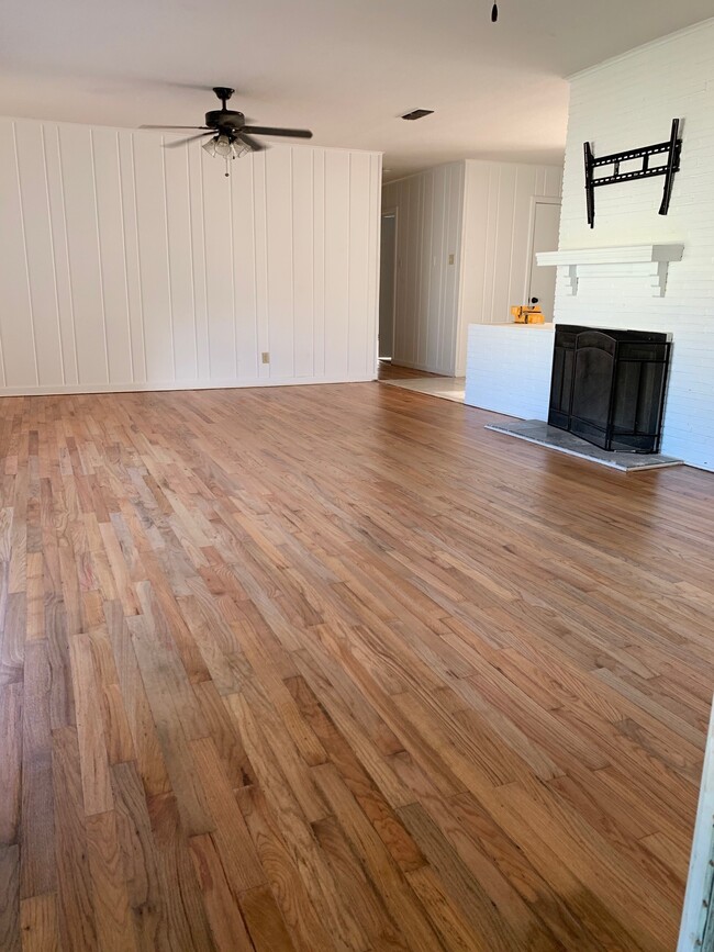 Building Photo - 3126 Jan Ave