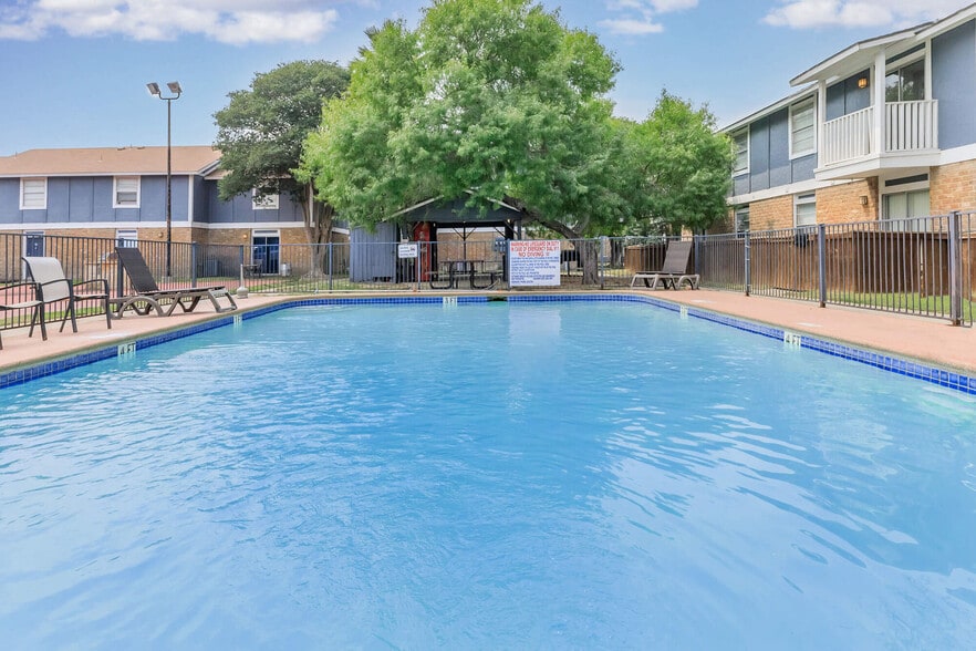 Building Photo - Embassy House