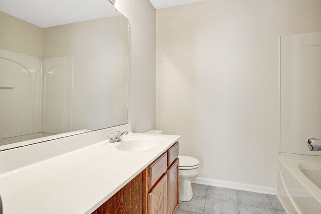 Building Photo - 5135 Ballantine Dr