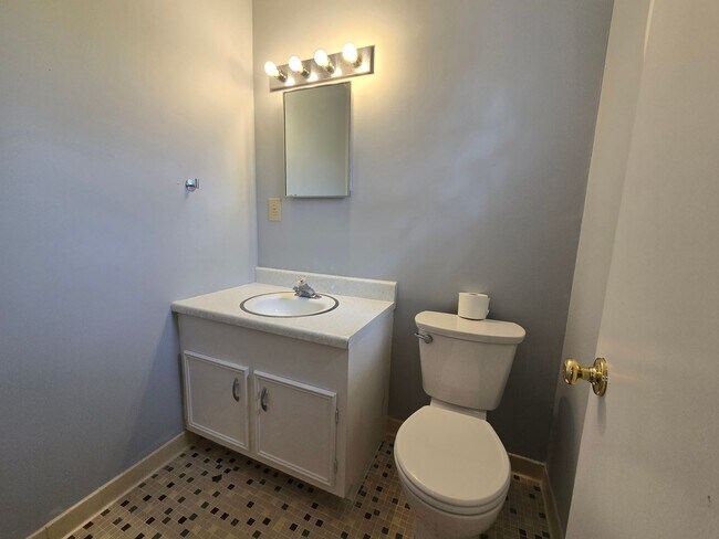 Building Photo - 2604 Geneva Ct