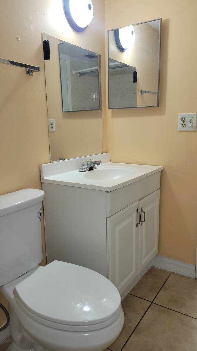 Building Photo - 8628 Tahoe Ct