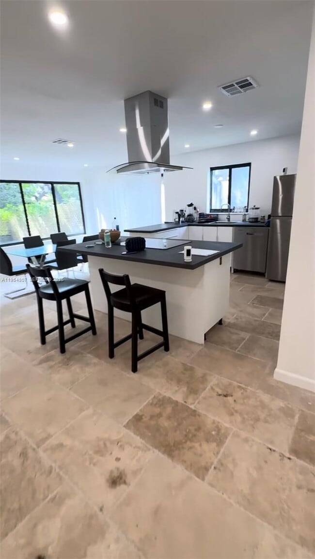 Building Photo - 820 NW 50th St