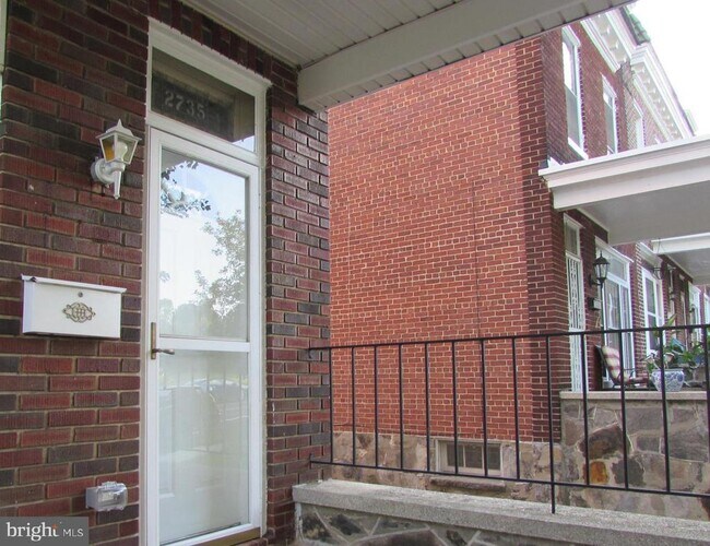 Building Photo - 2735 Chesterfield Ave