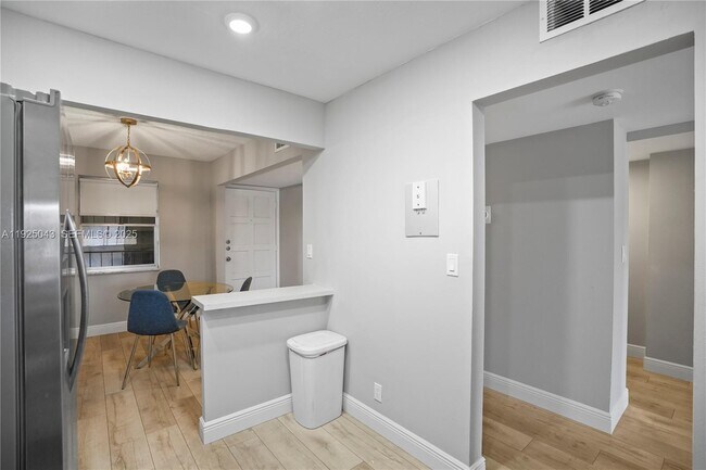 Building Photo - 777 S Federal Hwy