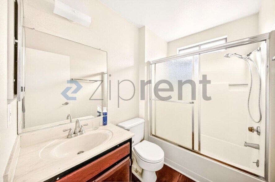 Building Photo - 836 W Atkins Ave