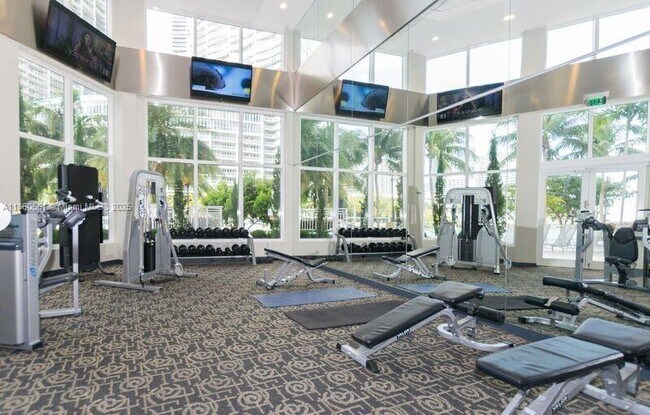 Building Photo - 901 Brickell Key Blvd