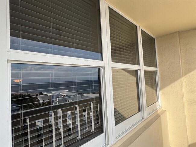 Building Photo - 305 N Pompano Beach Blvd