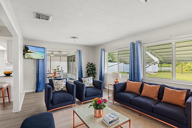 Building Photo - 7907 Sebastian Rd