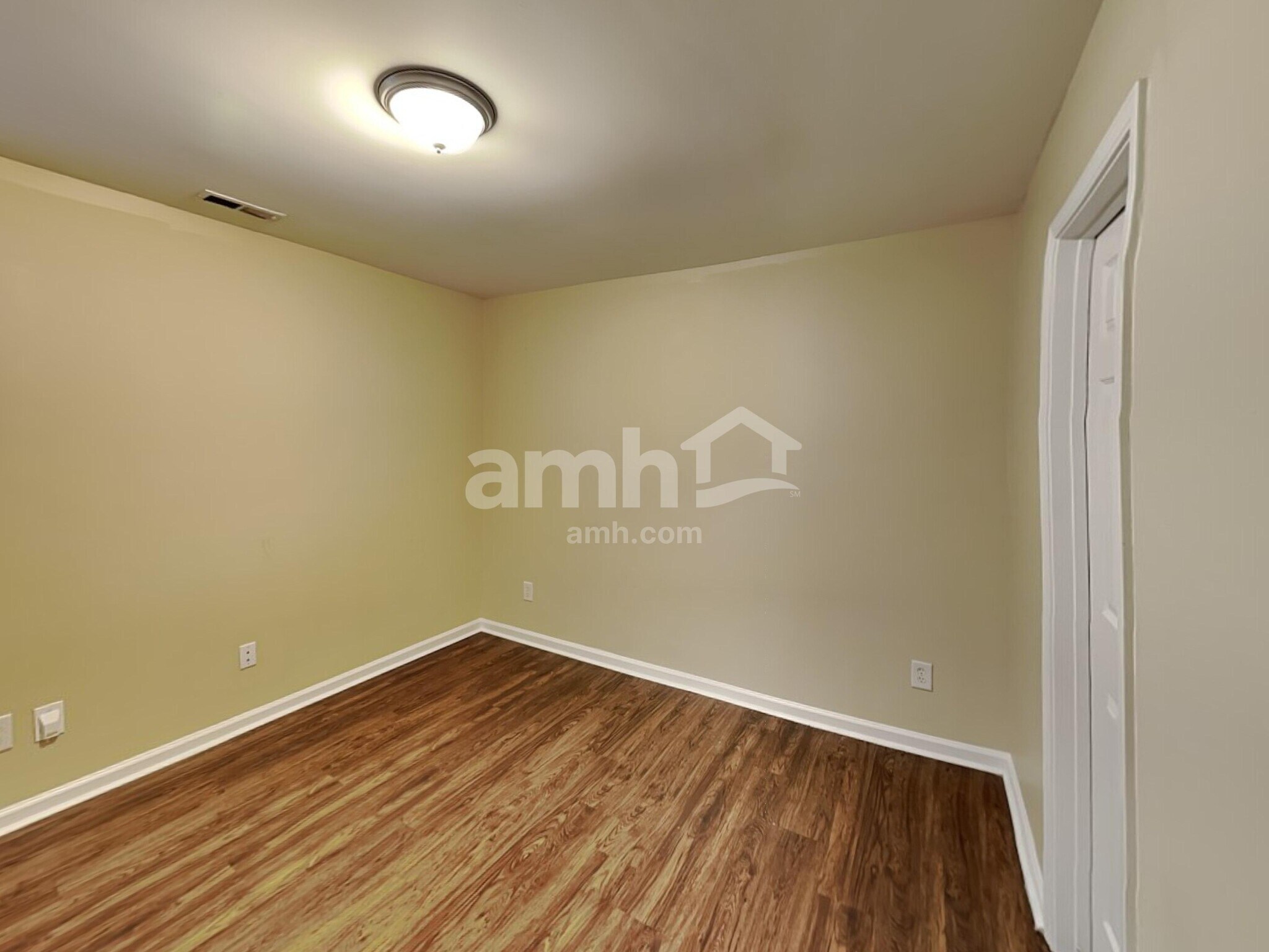 Building Photo - 4613 Cades Cove Dr