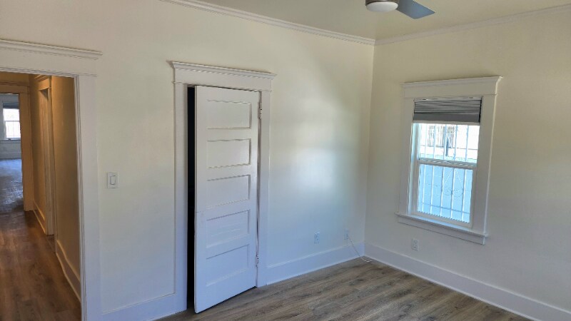 Building Photo - 3536 W 60th St