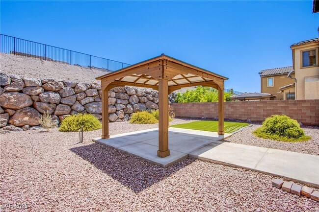 Building Photo - 305 Via Franciosa Dr