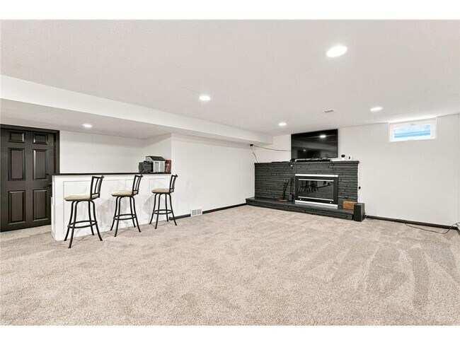 Building Photo - 4424 W 70th St
