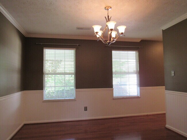Building Photo - 3-Bedroom Cedar Bluff home available November 2024