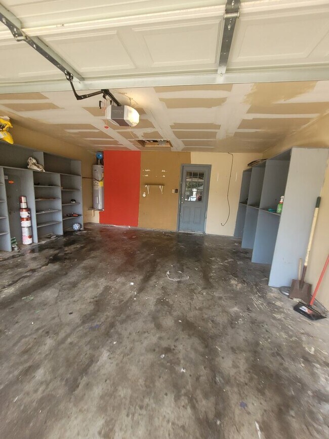 Building Photo - Great 3 bedroom in Meadowbrook area! Ask a...