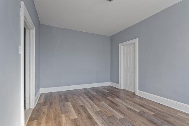 Building Photo - 6700 Park Ave